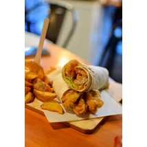 KENTUCKY CSIRKÉS/CHICKEN TORTILLA köret nélkül/solo (búza tortilla,bundázott csirkemell,saláta,pirított hagyma, repeta szósz/wheat tortilla,grilled chicken,salad,roasted onion,repeta sauce)