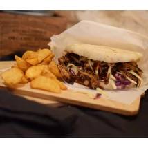 BBQ PIADINA MENÜ (bbq tépett malachús,coleslaw,bbq szósz,pirÍtott hagyma,sajt/bbq pulled pork,coleslaw,bbq souce,roasted onion,cheese) (fűszeres héjas burgonyával/with steak potato)
