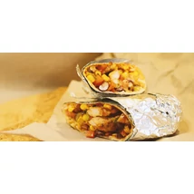 CSIRKÉS QUESADILLA/CHICKEN QUESADILLA-köret nélkül/solo (búza tortilla,grillezett csirkemell,mexikói grillzöldségek,avokádókrém,sajt,fűszeres tejföl/wheat tortilla,grilled chicken,mexican grilled vegetables,avocado cream,cheese,spicy sour cream)