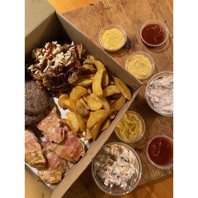 BBQ & GRILL PARTY BOX - A húsimádók kiadós kajája 4 főre!